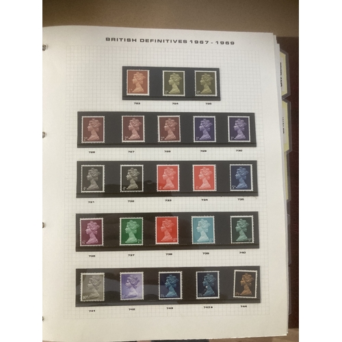 232 - STAMPS : GREAT BRITAIN : Collection mint and used in four albums 1840- 2000. Starting with Penny Bla... 