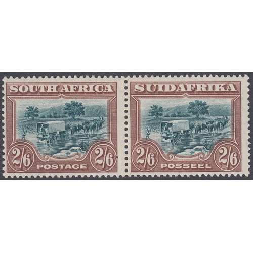 588 - STAMPS SOUTH AFRICA 1927 2/6 Green and Brown, lightly mounted mint  pair SG 37, South Africa and Sud... 