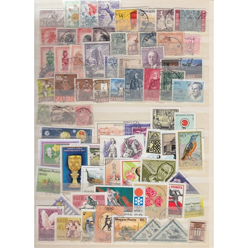 104 - STAMPS : World accumulation in 32 side stock book used, inc Switzerland, USA etc (100's)