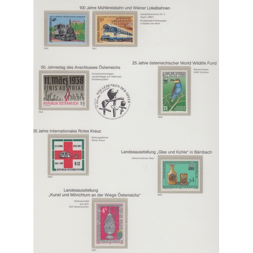 386 - STAMPS AUSTRIA : 1988 -2000 unmounted mint collection in hingeless album Cat Val in excess of £1,000