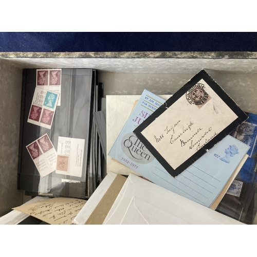 228 - STAMPS GREAT BRITAIN : Old file box with 100s of stockcards etc with useful GV Seahorse issues to 10... 