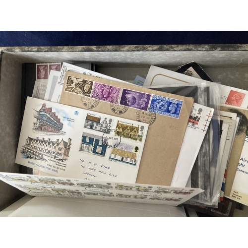 228 - STAMPS GREAT BRITAIN : Old file box with 100s of stockcards etc with useful GV Seahorse issues to 10... 