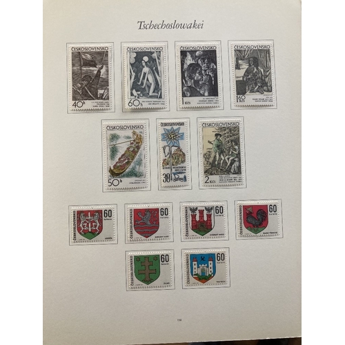 442 - STAMPS CZECHOSLOVAKIA 1945 to 1980s mostly mint collection in four Borek printed albums and a folder... 