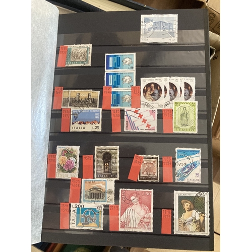 123 - STAMPS: Mixed box of World albums including couple of volumes of Italy