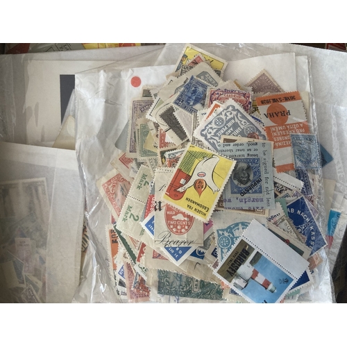 137 - Box with a world accumulation of advertising labels, fiscal stamps, cinderella items, exhibition lab... 