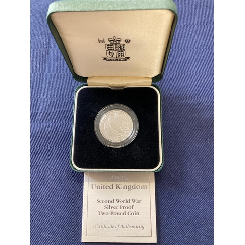 23 - COINS : 1995 Silver Proof £2 Peace coin in display box with cert