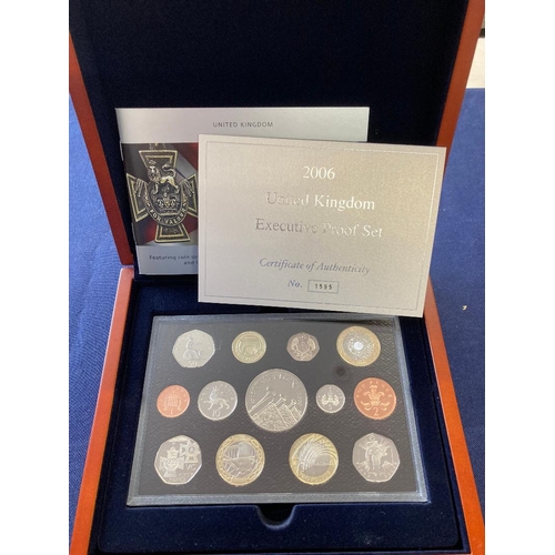 24 - COINS : 2006 Executive Proof set in display case with cert