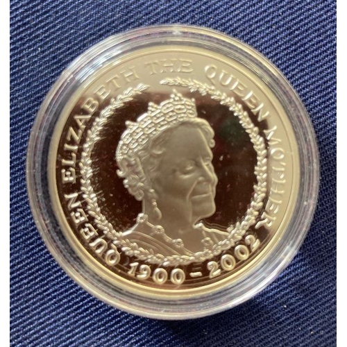 8 - COINS : 2002 Silver £5 commemorative coin Queen Mother, in proof condition in display case Piedfort