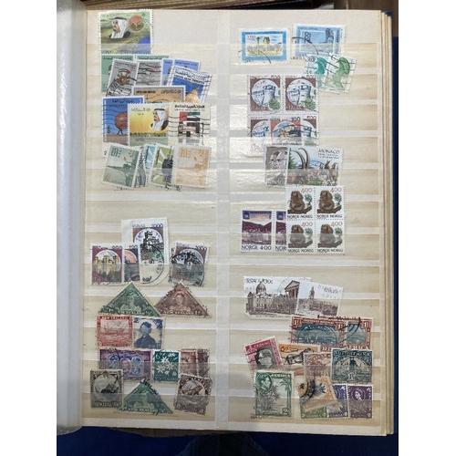 111 - STAMPS : mixed box of various albums and stock books, includes some GB mint issues