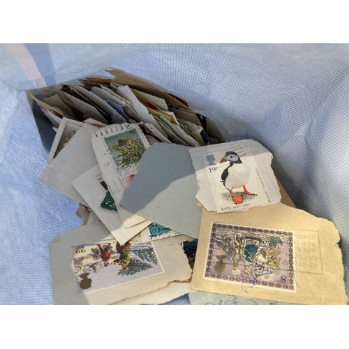 128 - CHARITY STAMPS Mixed box of old albums and stock books etc being sold on behalf of Pilgrims Hospice ... 