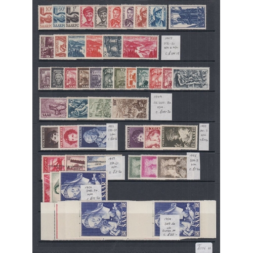 533 - STAMPS SAAR : A useful mint or U/M selection on nine Hagner stock pages, with many useful sets and b... 