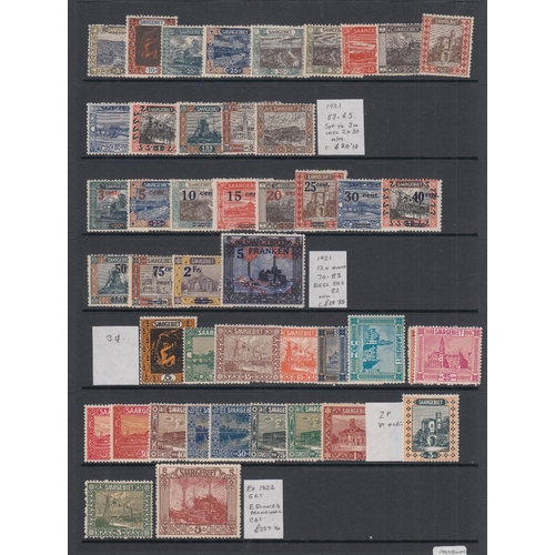 533 - STAMPS SAAR : A useful mint or U/M selection on nine Hagner stock pages, with many useful sets and b... 