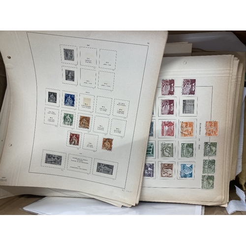 42 - STAMPS : World accumulation mainly on pages, better stamps stopped including GB Seahorses etc