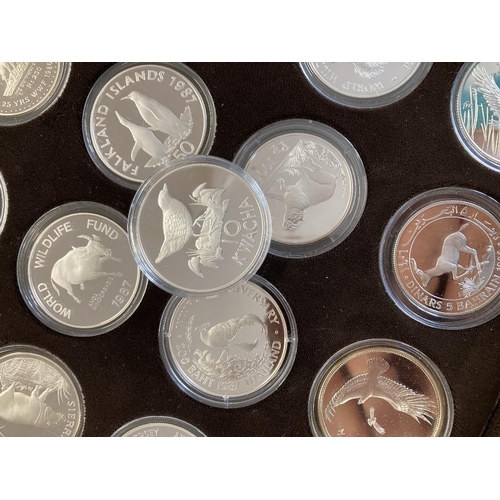 597 - COINS World Wildlife Fund 25th Anniversary Coin collection 24 Silver Crowns