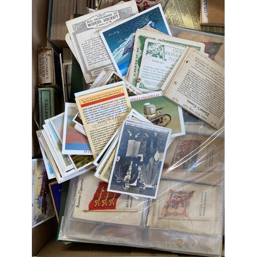 152 - CIGARETTE CARDS Box with 3000+ cards, sorted and marked in bundles. Some sets, but  mostly part sets... 