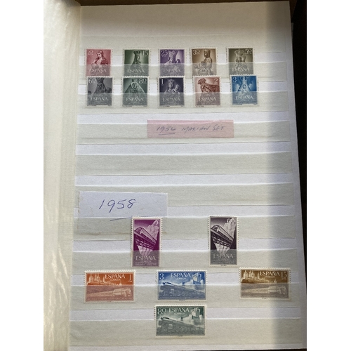 538 - STAMPS SPAIN Mint collection in five stock books 1930's onwards STC £2,200