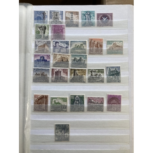 538 - STAMPS SPAIN Mint collection in five stock books 1930's onwards STC £2,200