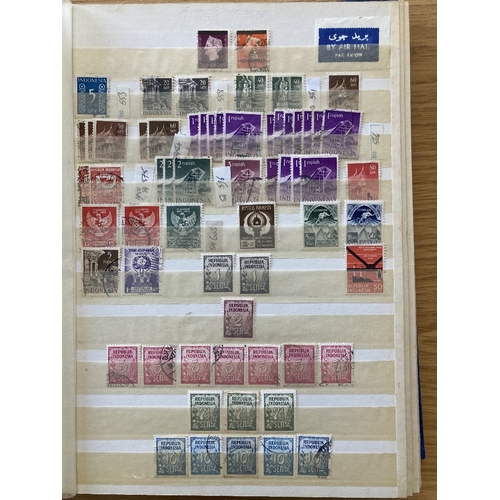 36 - STAMPS MIDDLE EAST collection in various folders and stockbooks, Arab states, Jordon, Iraq, Saudi, I... 