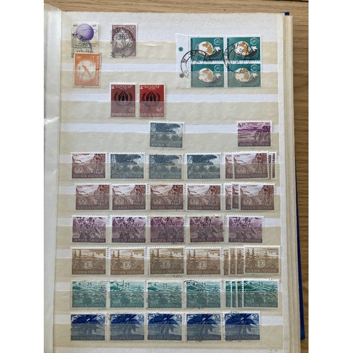 36 - STAMPS MIDDLE EAST collection in various folders and stockbooks, Arab states, Jordon, Iraq, Saudi, I... 