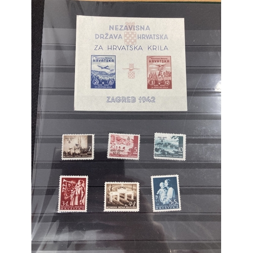 424 - STAMPS CROATIA Mint and used collection in album including sets and minisheets 1940's