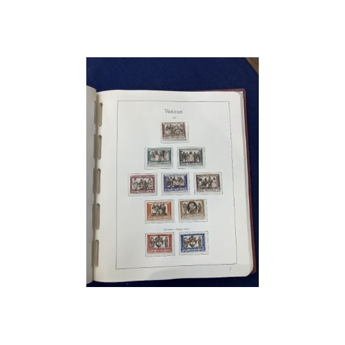 562 - STAMPS VATICAN Album of mint issues 1959 - 1984 unmounted mint