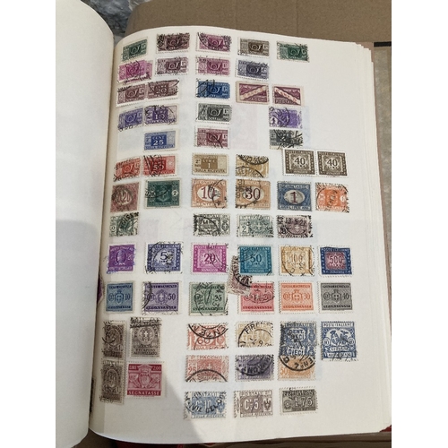 64 - STAMPS Mixed box of World albums with some early Spain, Italy and Portugal noted