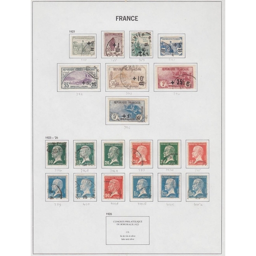 303 - STAMPS FRANCE . A used collection in five Davo printed albums for issues up to 2018. Includes a usef... 