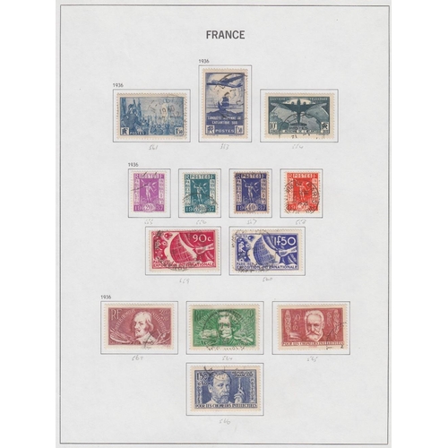 303 - STAMPS FRANCE . A used collection in five Davo printed albums for issues up to 2018. Includes a usef... 