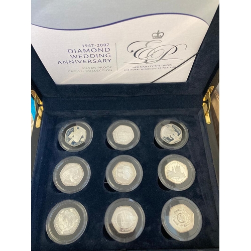 550 - COINS 2007 Diamond Wedding Silver Proof Crown collection of 18 Crowns 28g each in display case, comp... 