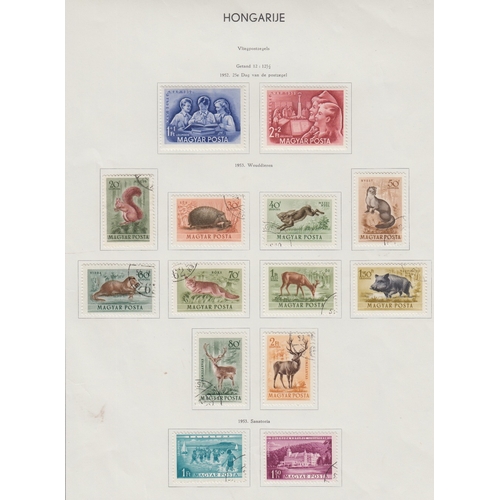 362 - STAMPS HINGARY A range of mint issues on 19 album pages with many miniature sheets including 1948 UP... 