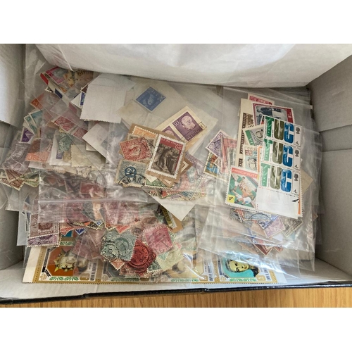 40 - STAMPS Mixed World lot in small box including a couple of small stockbooks etc