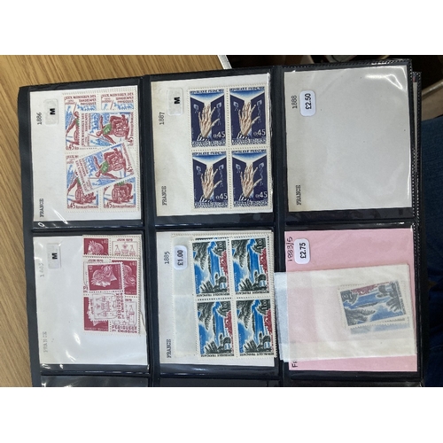 305 - STAMPS FRANCE . Large binder on unmounted mint issues 1966 - 1976, appears to be an ex-dealer stock