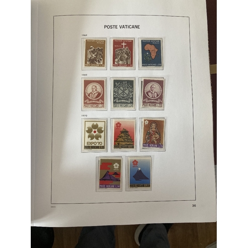 470 - STAMPS VATICAN  Mint and used collection in Davo album 1969 to 1994