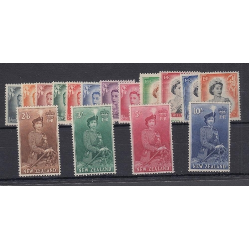 513 - STAMPS NEW ZEALAND 1953-59 mounted mint set to 10/- Cat £120