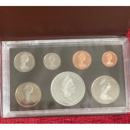 585 - COINS 1981 New Zealand Royal Visit proof coin set including Silver $1 coin (27g)