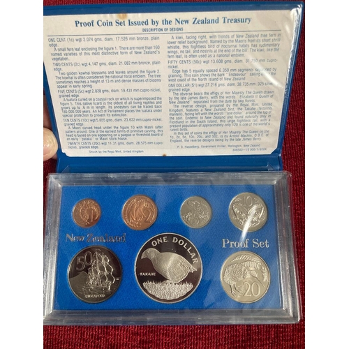 587 - COINS 1982 New Zealand proof set including Silver Takahe $1 coin (27g)