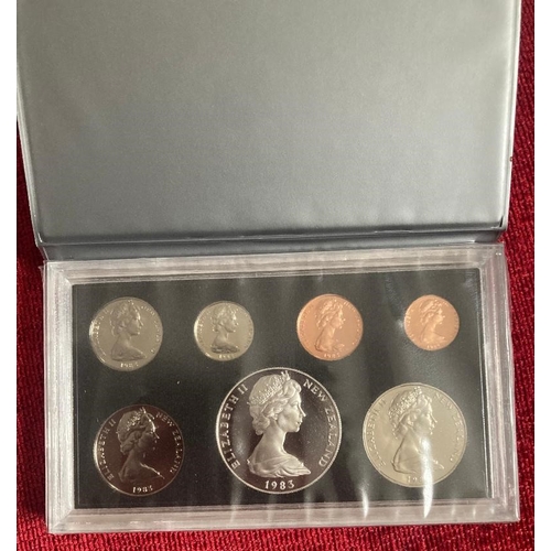 589 - COINS 1983 New Zealand proof set 50th Anniversary of Coinage including Silver $1 coin (27g)