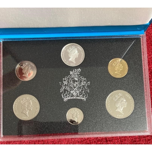 598 - COINS 1993 New Zealand reserve bank proof set with the Silver $2 coin