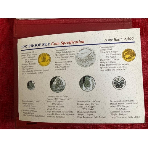 602 - COINS 1997 New Zealand reserve bank proof set with Silver $5 coin (28g)