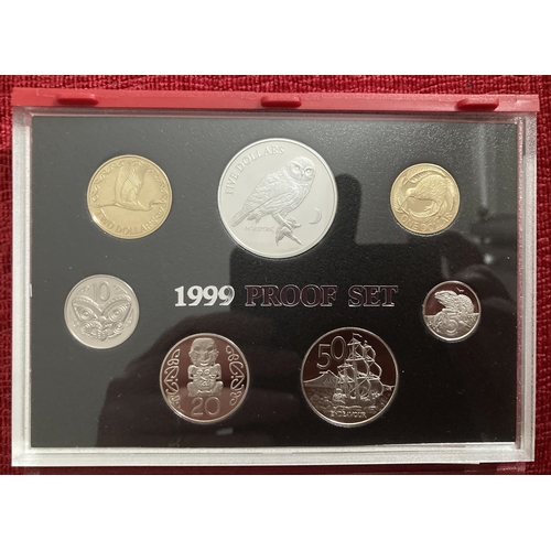 605 - COINS 1999 New Zealand reserve bank proof set with Silver $5 coin (28g)