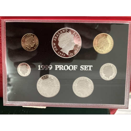 605 - COINS 1999 New Zealand reserve bank proof set with Silver $5 coin (28g)