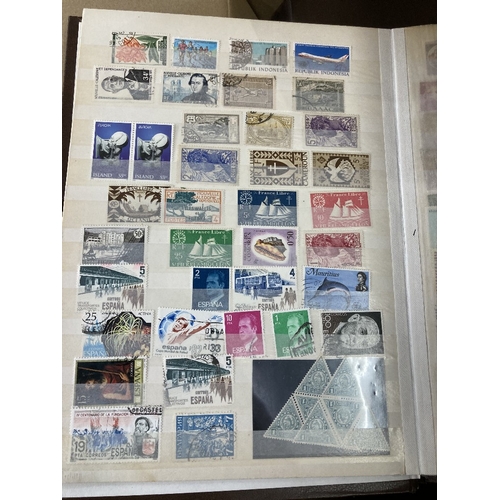 55 - STAMPS WORLD, box with ten albums or stockbooks with 1000s of mint & used stamps. Some useful Common... 