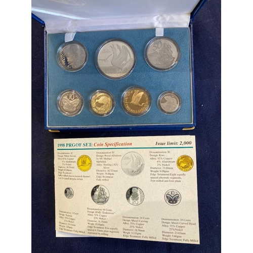 604 - COINS 1998 New Zealand reserve bank proof set with Silver $5 coin (28g)