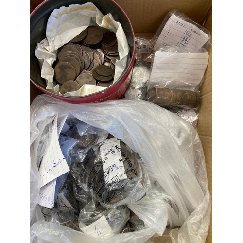 679 - COINS Mixed box of old coins including pennies, half pennies mixed condition but some better noted, ... 