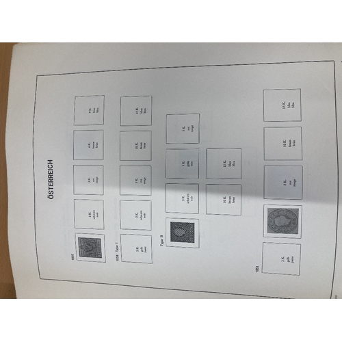 375 - STAMPS AUSTRIA Mint collection 1940's onwards in Davo album, no earlies but great for expansion