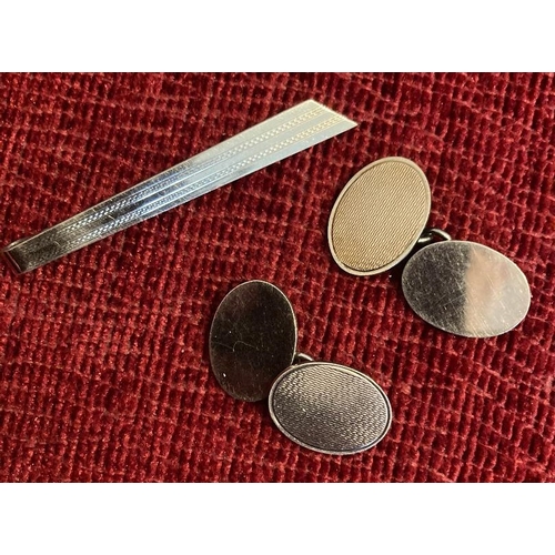 161 - Pair of silver cufflinks and a silver tie clip (total 15g)