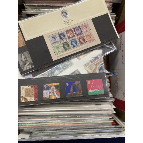 249 - STAMPS GREAT BRITAIN Various Presentation Packs late 90's to 2006 Face Value approx £580, plus a few... 