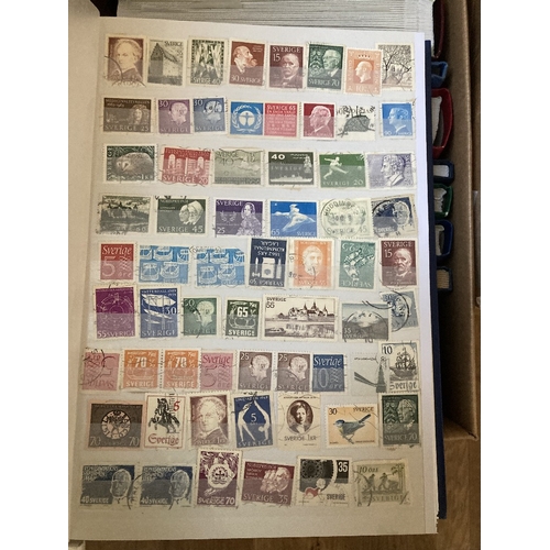 100 - STAMPS Large World accumulation in fourteen stockbooks