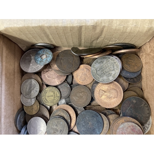 205 - Mixed box of mainly old UK coinage plus coin album with 1/2p's and a £1 note