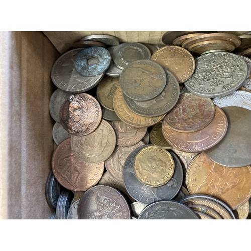 205 - Mixed box of mainly old UK coinage plus coin album with 1/2p's and a £1 note